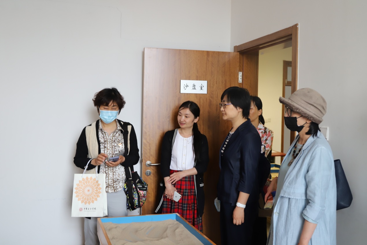 C:\Users\cwu\Desktop\20210518 研討交流照片\15 參觀沙盤室.jpg